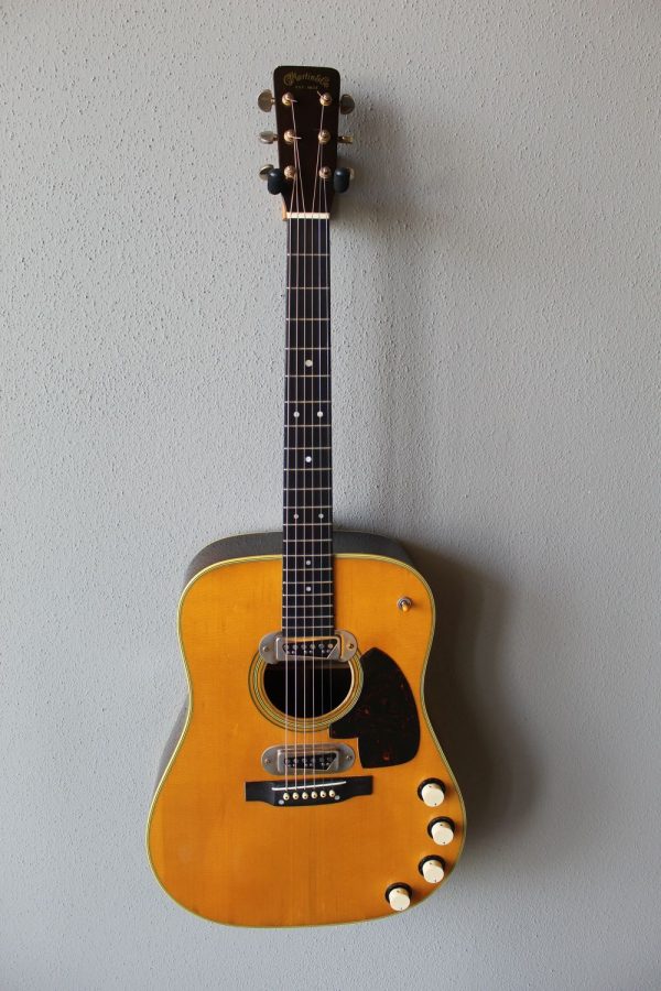 Acoustic/Electric Guitar